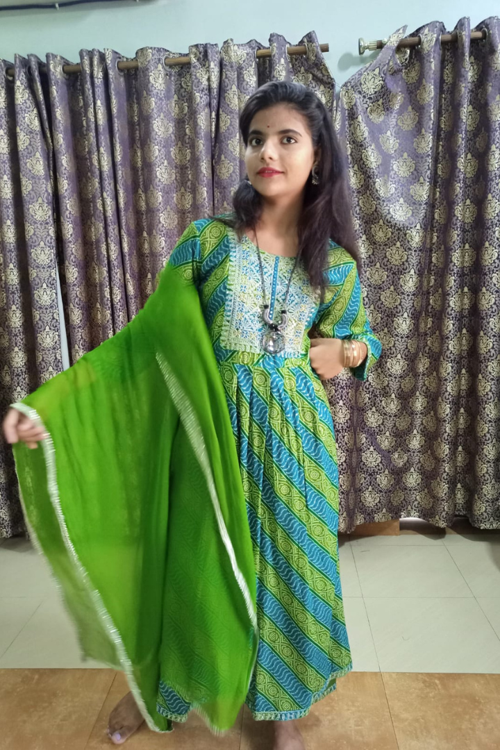 Green dual colour bandhani print Nyra cut kurta set