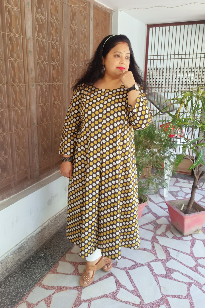 Black-mustard Polka dot front box pleated kurta